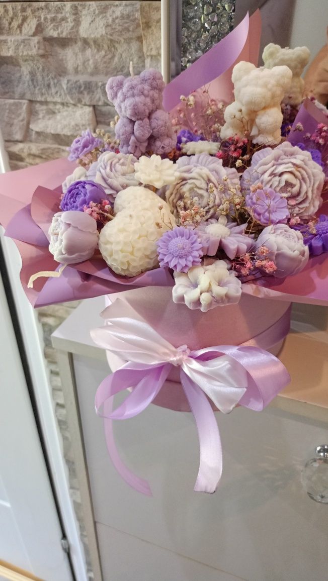 Flower box ze świec sojowych o zapachu wiśni