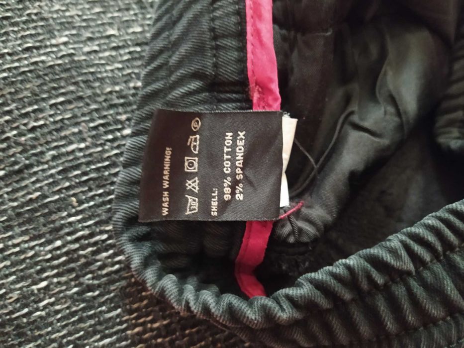 Одяг в хорошому стані.