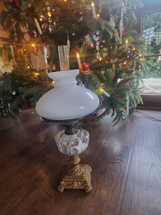 Piękna lampa naftowa.
