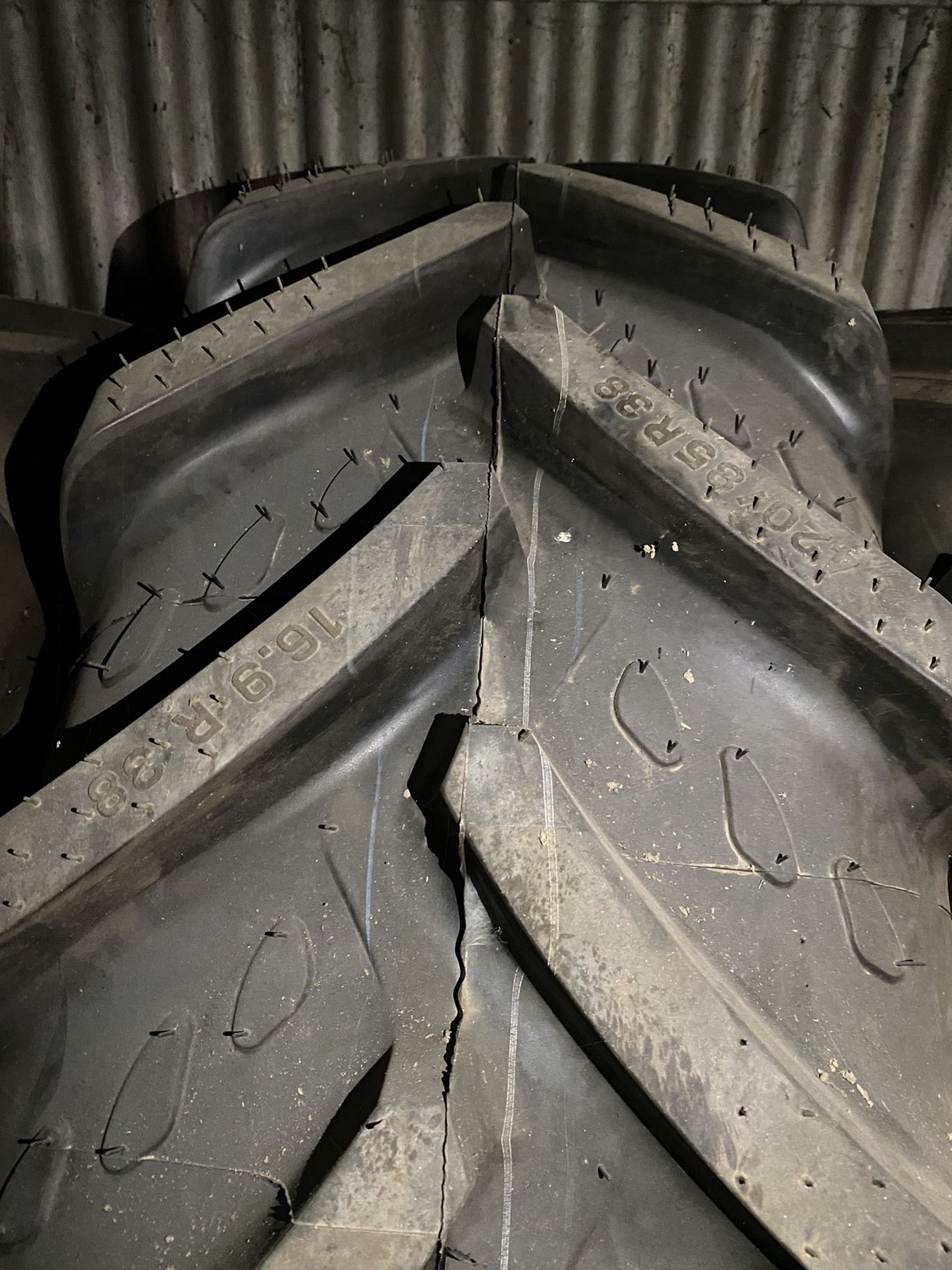 Шини бу бв вживані 710/70R38 14.9R38 380/80R38
