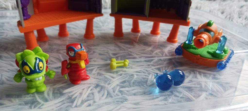 Sekretne laboratorium Super Zings