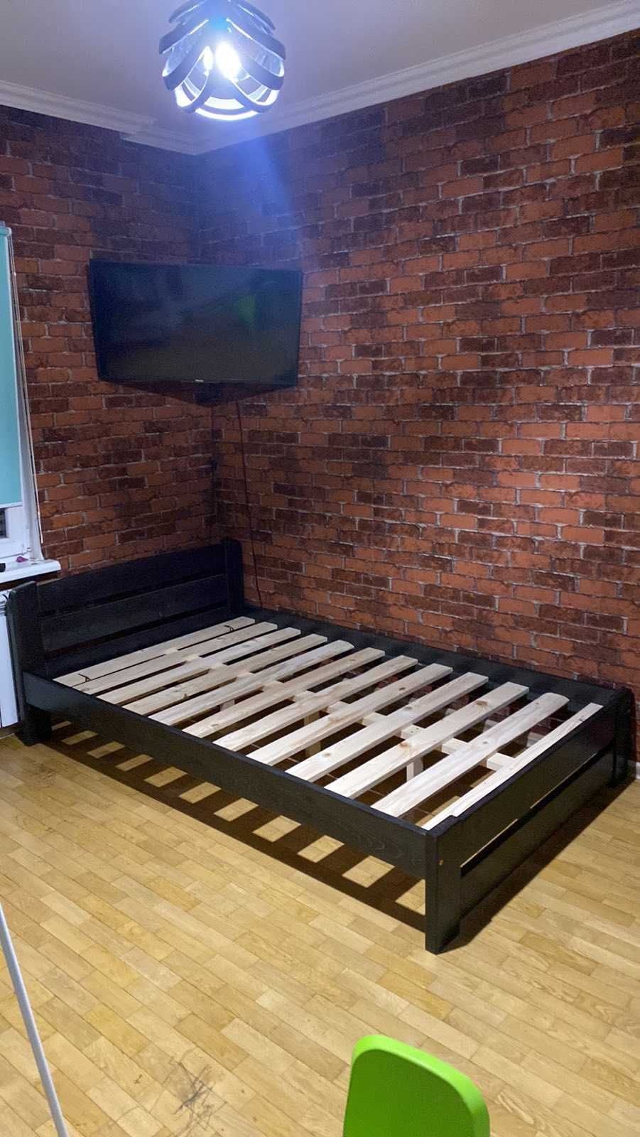 160*200 см .Кровать деревянная.*
