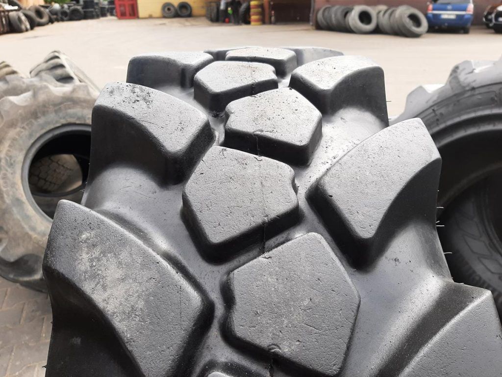 Opona używana przemysłowa 15.5-25 15.5R25 JCB MPT 1300zł W4423