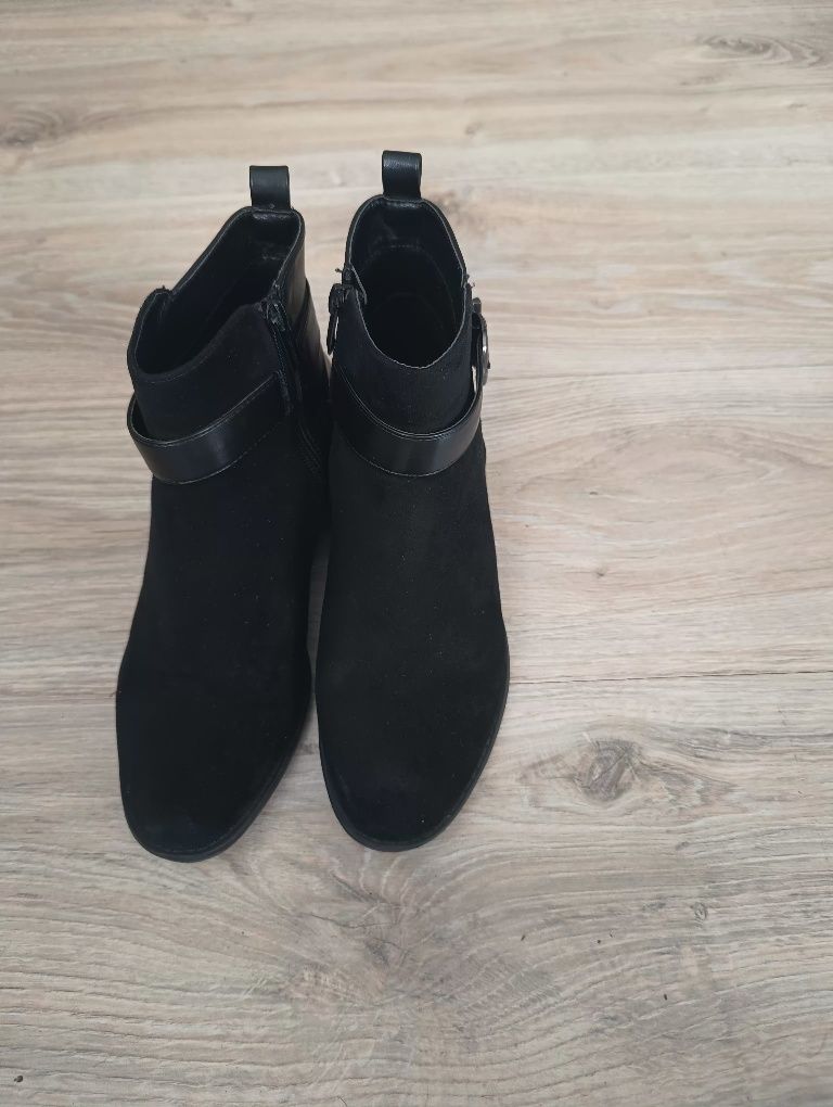 Buty botki lekko ocieplane