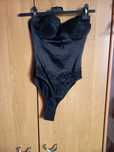 sprzedam body damskie z biustonoszem