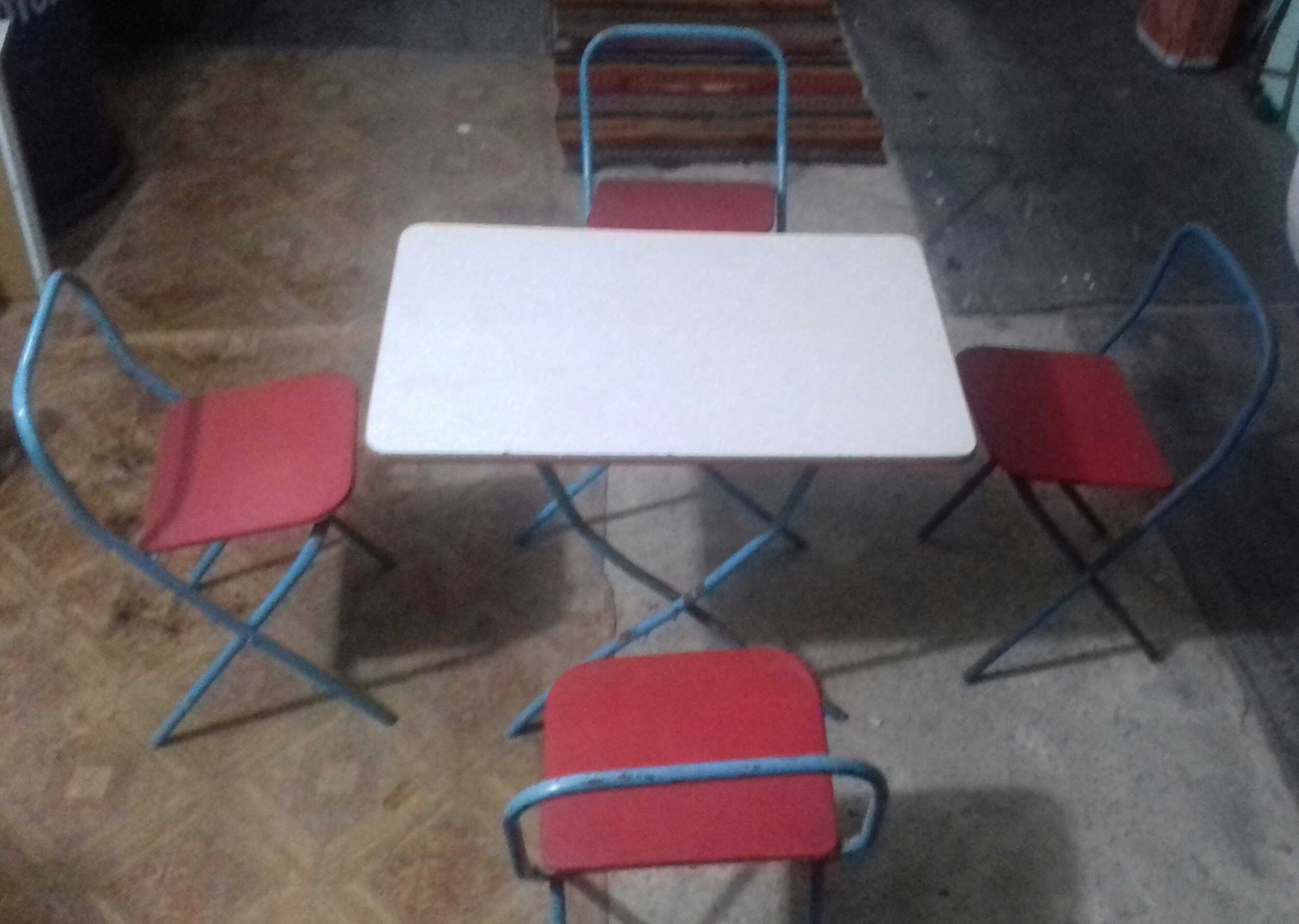 Продам столик для пикника с 4-мя стульчиками