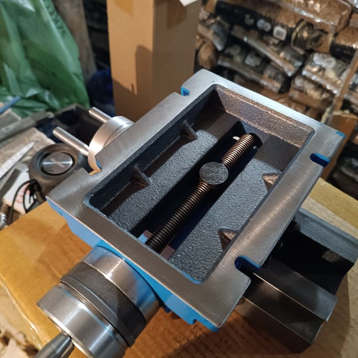 Stół krzyżowy ręczny żeliwny z rowkami teowymi do wiertarki frezarki