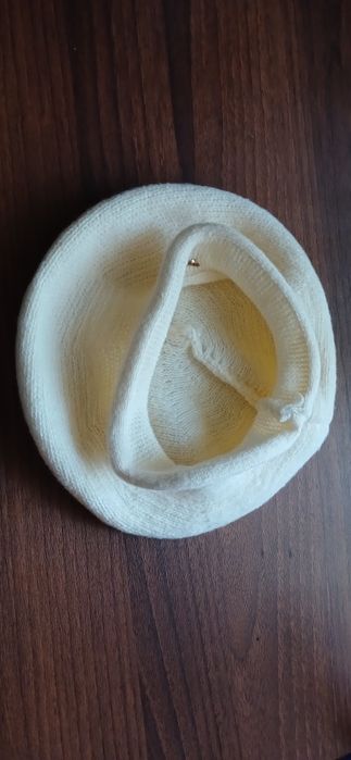 Тепла шапка-берет для дівчинки-підлітка