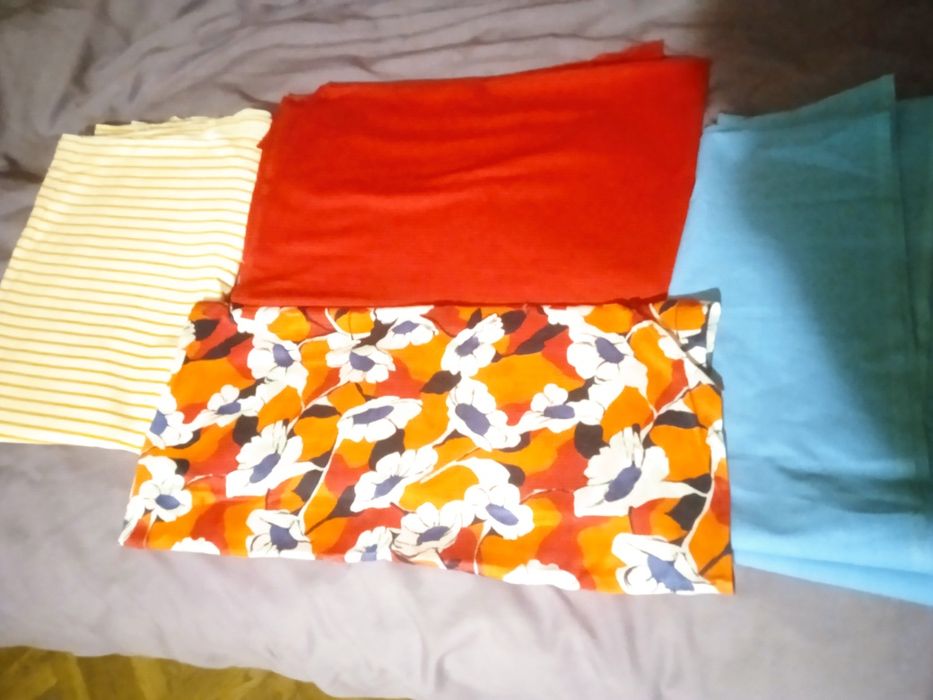 Ткани разные ссср и нитки для швейной машинки.