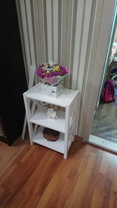 Стелаж з натурального дерева. Етажерка. Полка. Стеллаж.