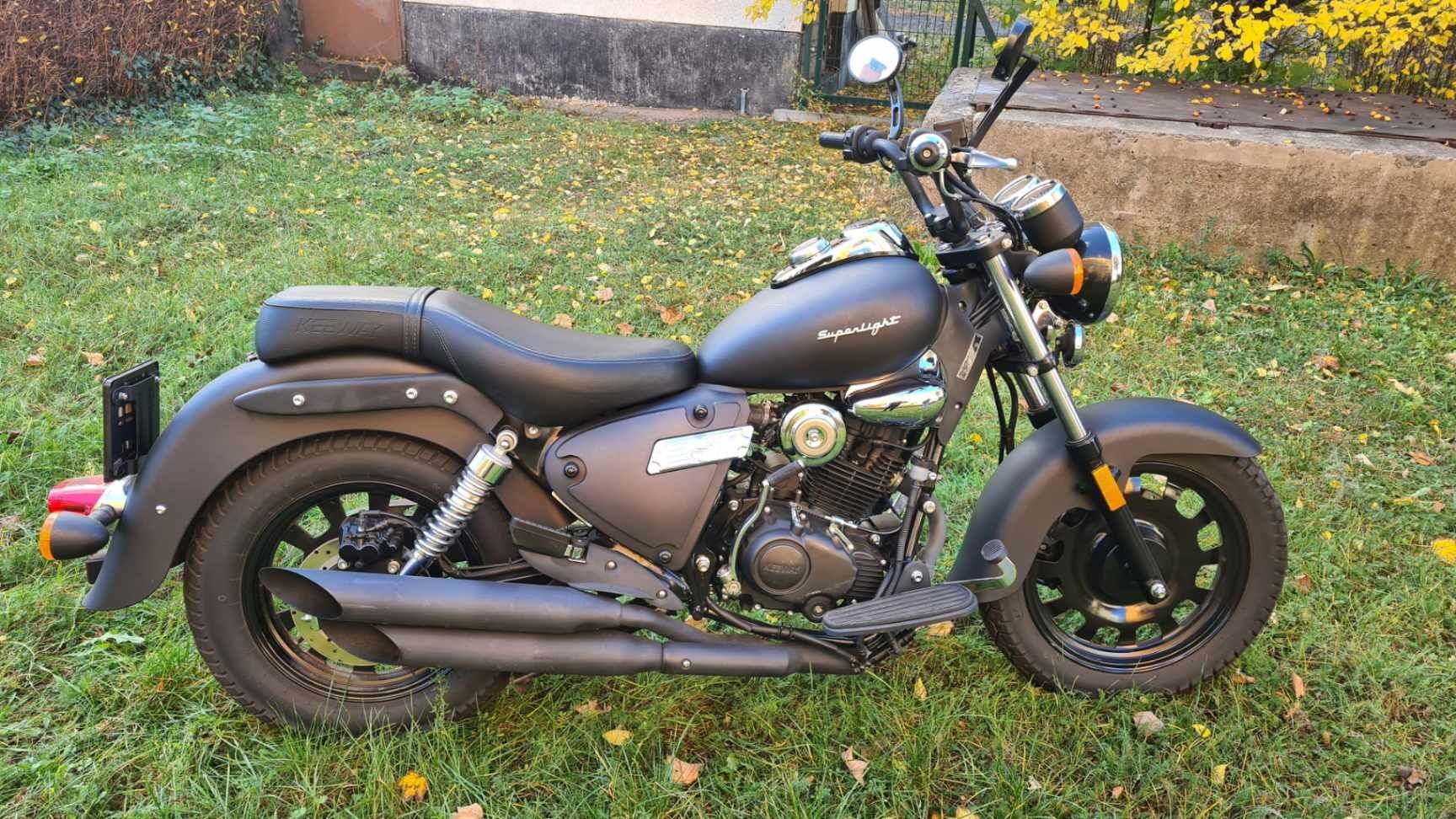 KEEWAY Superlight 125