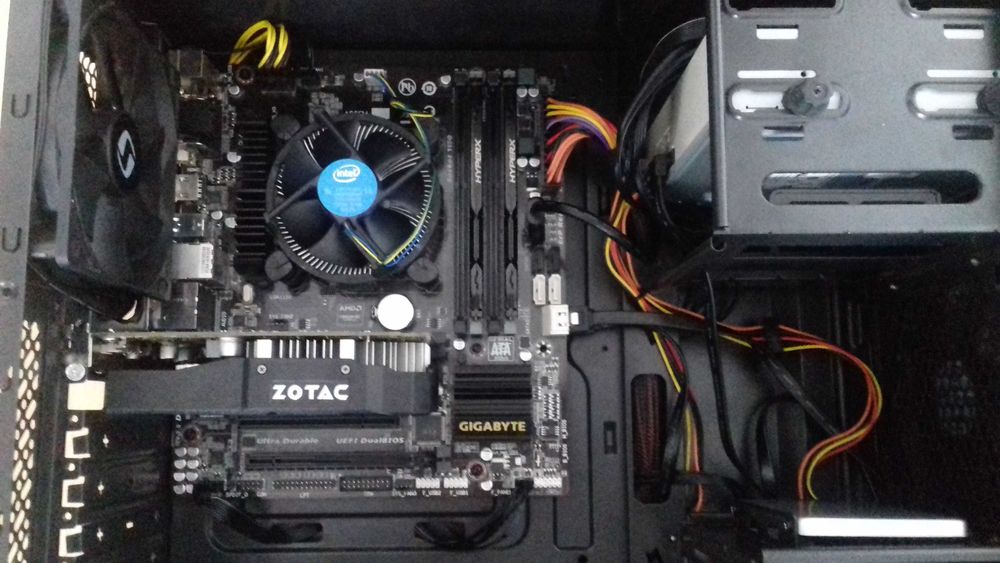 Komputer PC Procesor i5-4460,16 GB RAM, karta Gigabyte 1060 3 GB