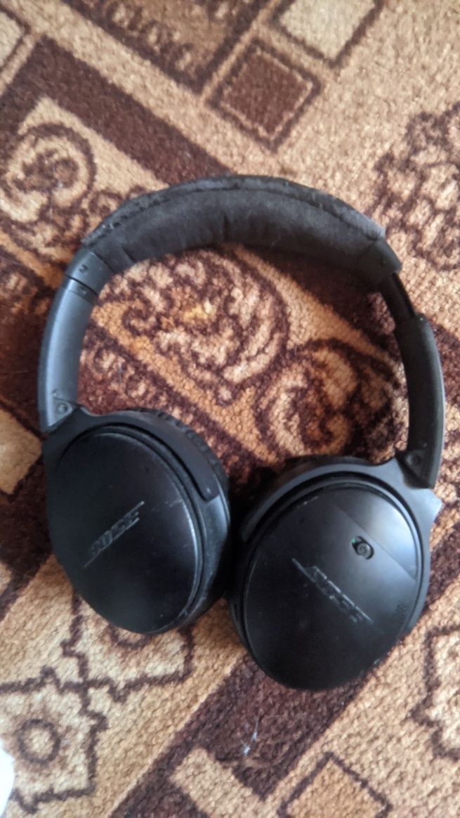 Продам bluetooth гарнитуру Bose QuietComfort 35