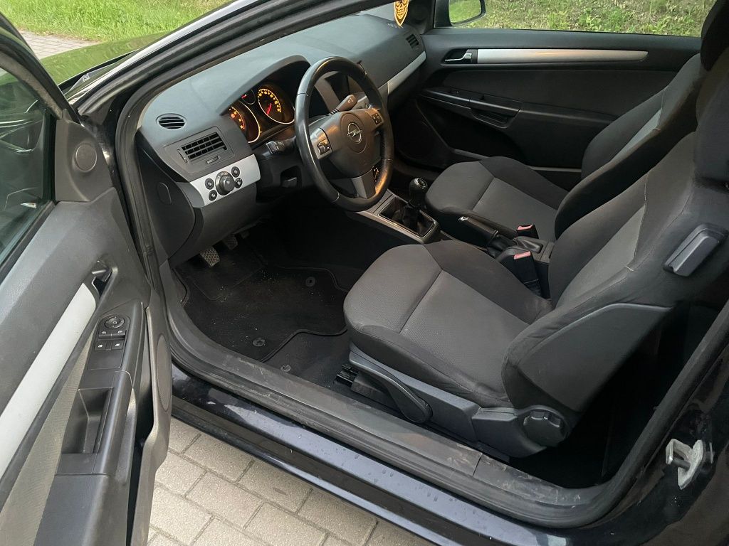 Opel astra 1.6 benz GTC bardzo zadbana