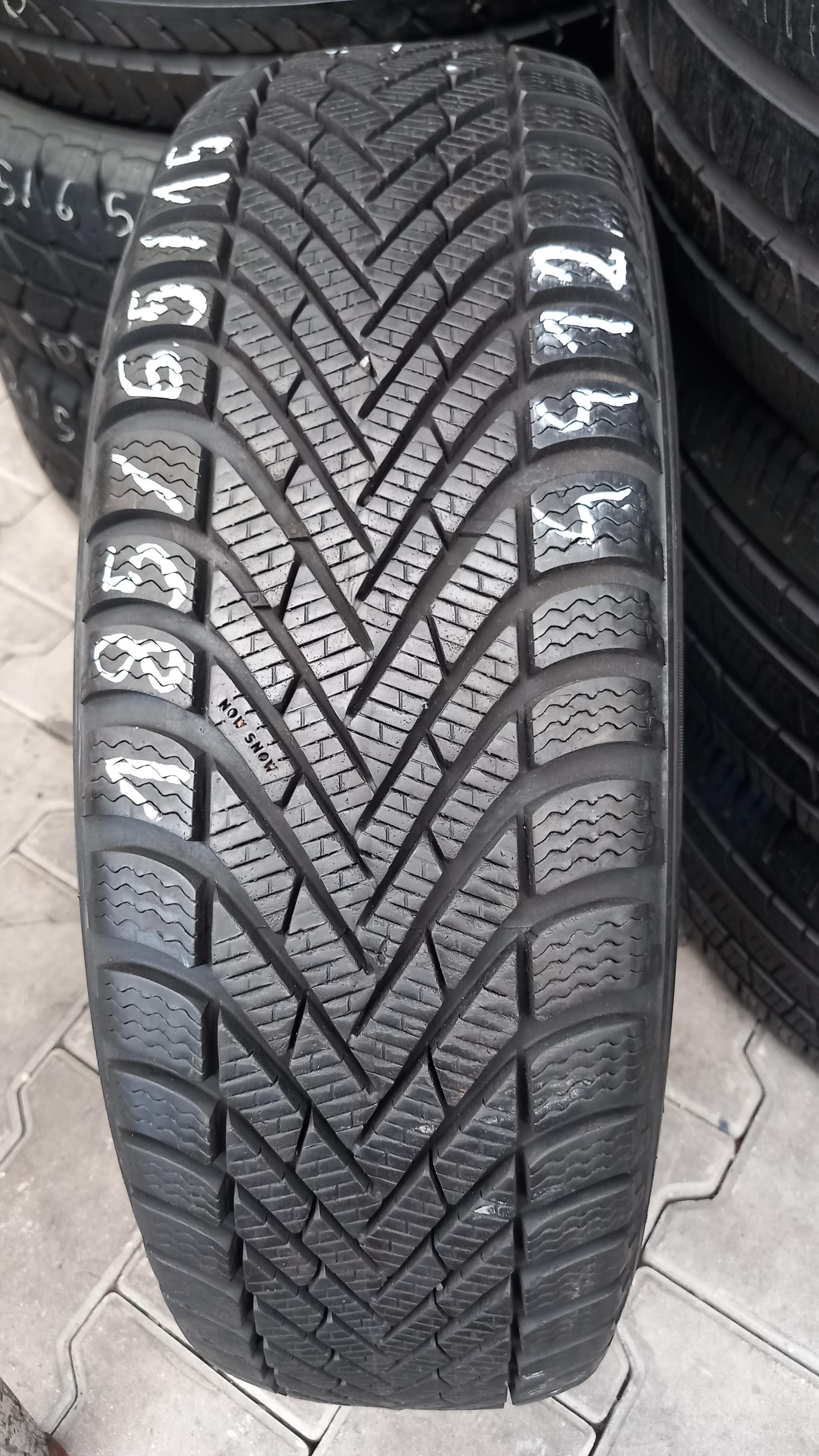 185/65/15 Pirelli Cinturato Winter 88T