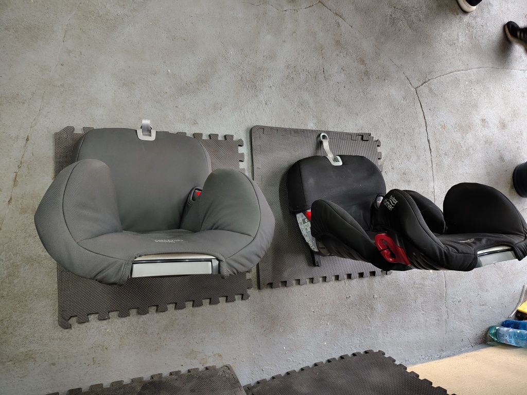 2 foteliki Britax Romet OKAZJA 100zl/szt