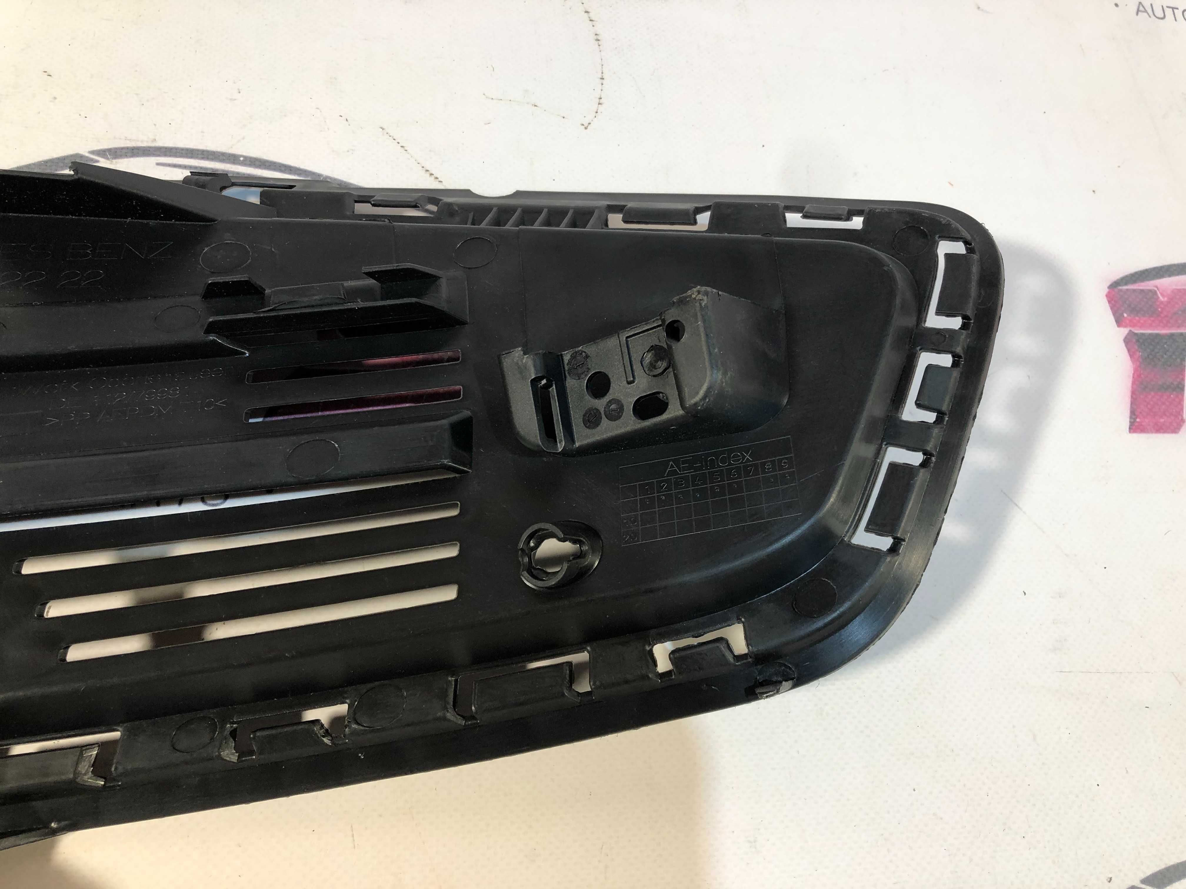 Grelha Parachoques MERCEDES CLA W117 AMG Esquerda Original