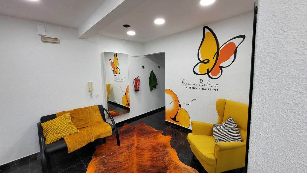 Cabeleireiro   e Barbeiro Carnaxide  pronto começar trabalhar