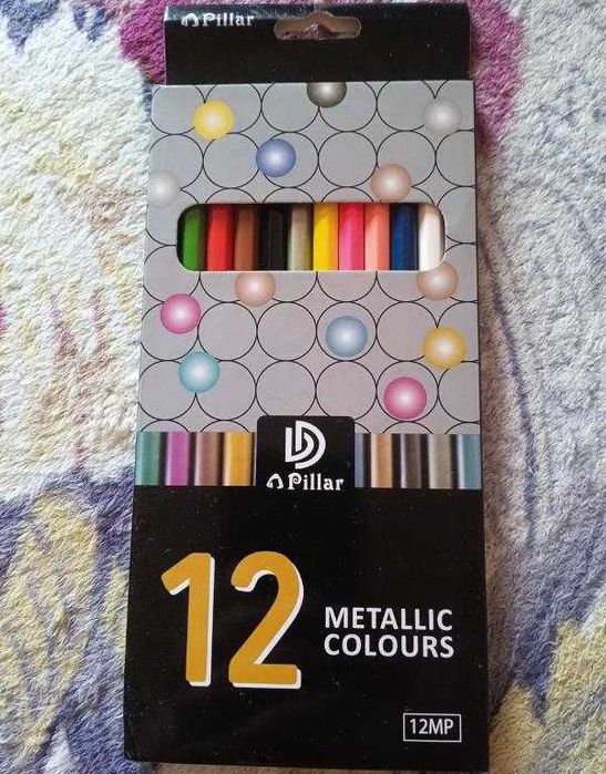 Набір кольорових олівців 12 штук набор карандашей для рисования