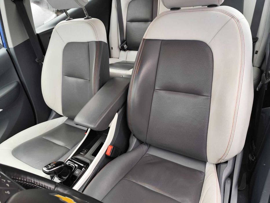 CHEVROLET BOLT EV TOP Primer BOSE  Європа 64 квт на 450 км