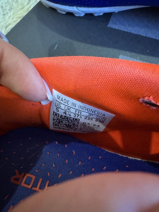Сороконіжки Adidas. Оригінал! З оф.магазину. Розмір 37. Стан нових!