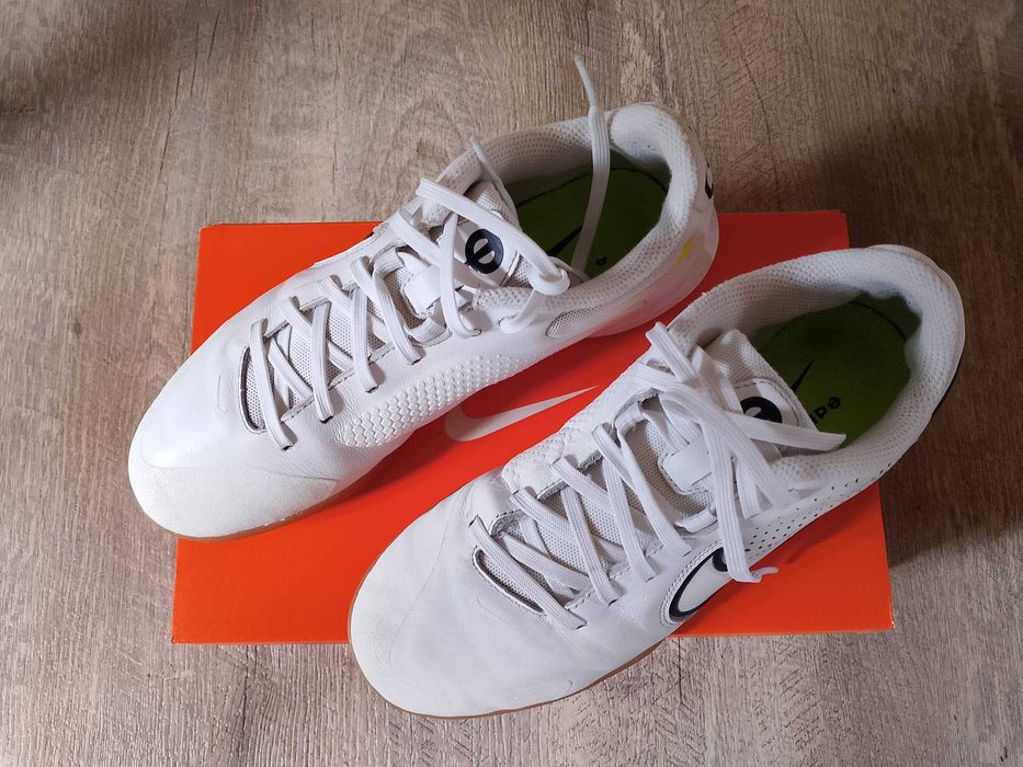 Halówki Nike React Legend Pro IC