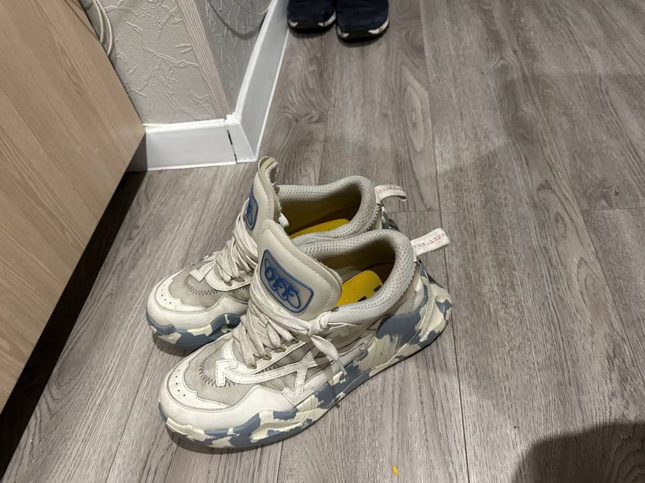 Кросовки Off-White Odsy 1000