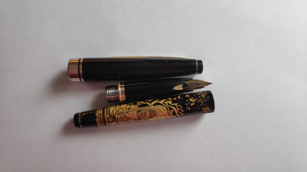 Japońskie pióro wieczne Sailor 21K modern maki-e urushi