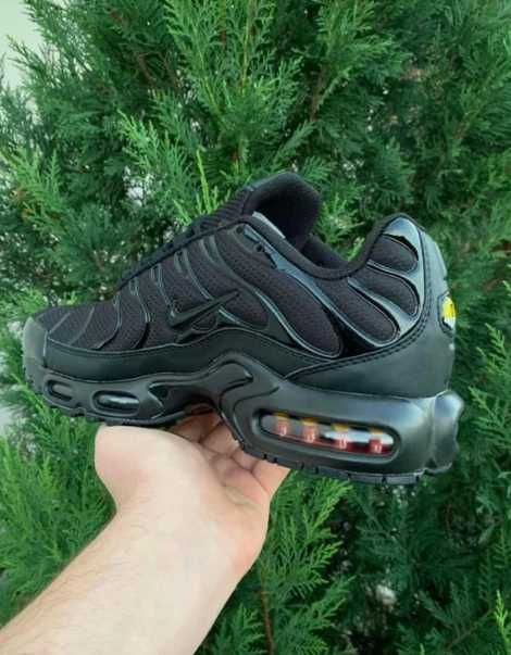 "Buty damskie Trampki"Nike_Air_Max_TN_Plus_czarny R.44