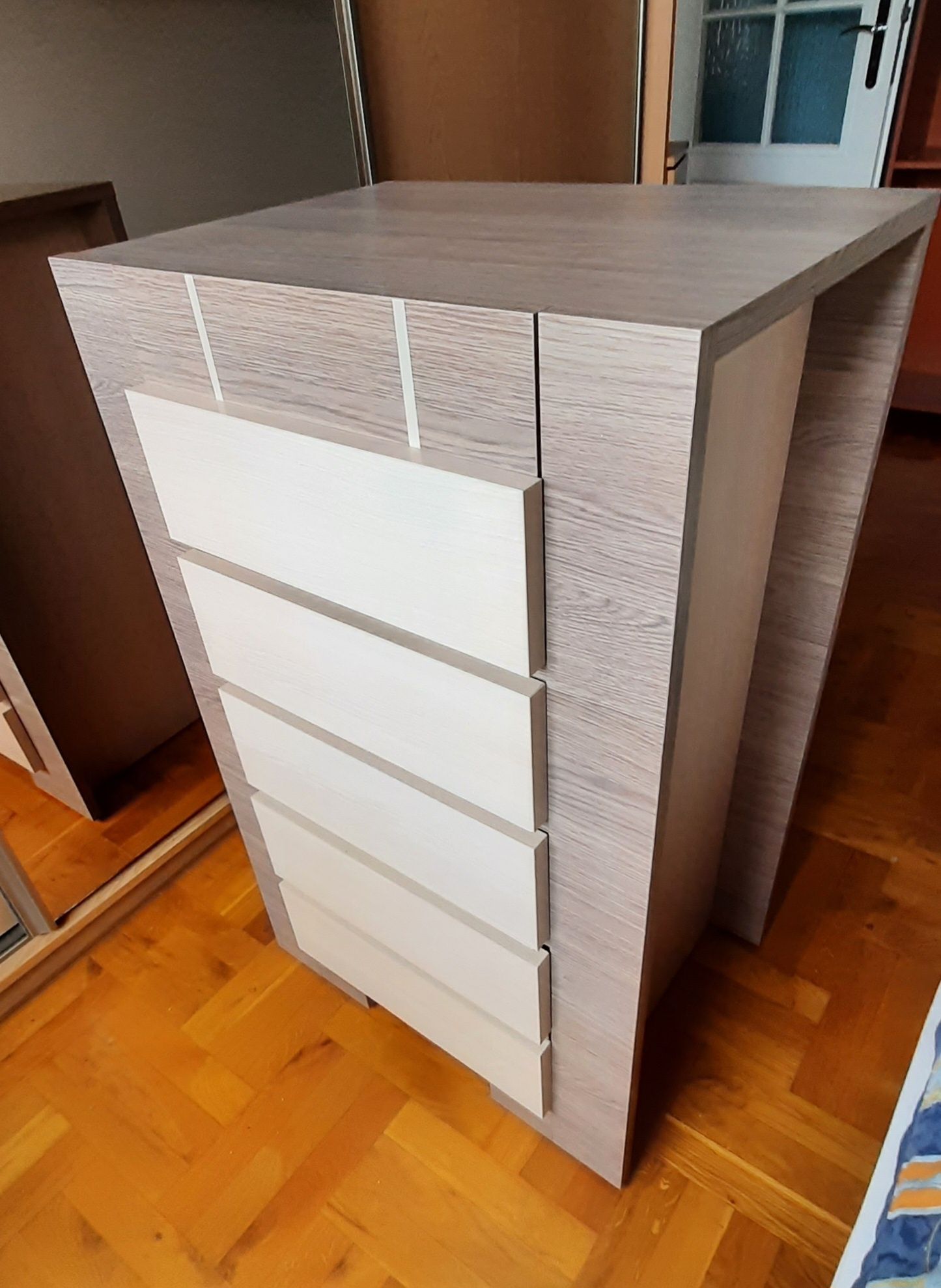 Komoda VOX meble w idealnym stanie pojemna