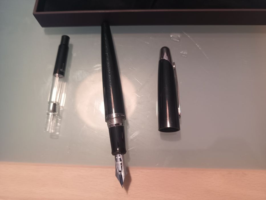 Caneta Dunhill AD2000 – Ponta Fine – Com Caixa + Oferta Carteira