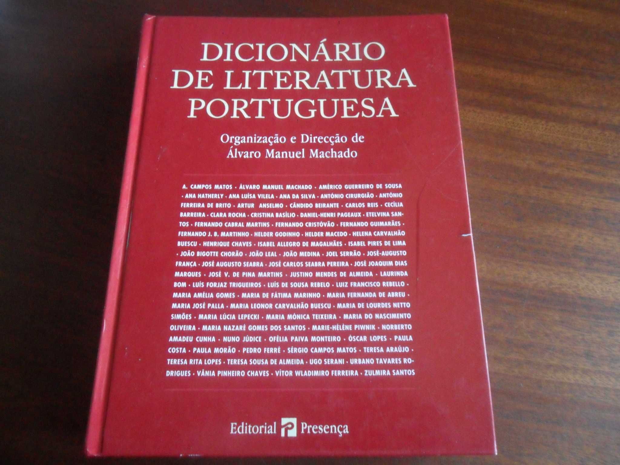 "Dicionário de Literatura Portuguesa" de Álvaro Manuel Machado
