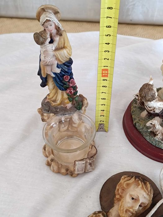 Sagrada Família e Santas religiosas em cerâmica