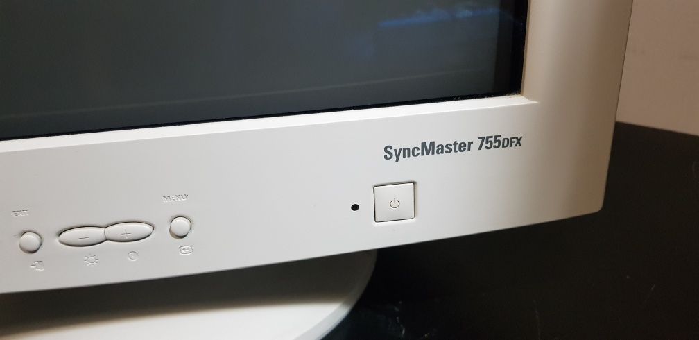 Monitor crt / kineskop Samsung Syncmaster 755dfx 17 cali