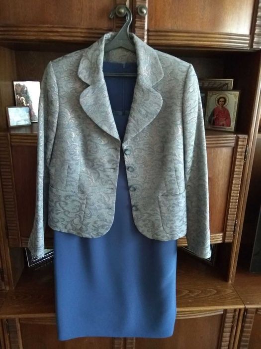 Продается комплект - платье и пиждак