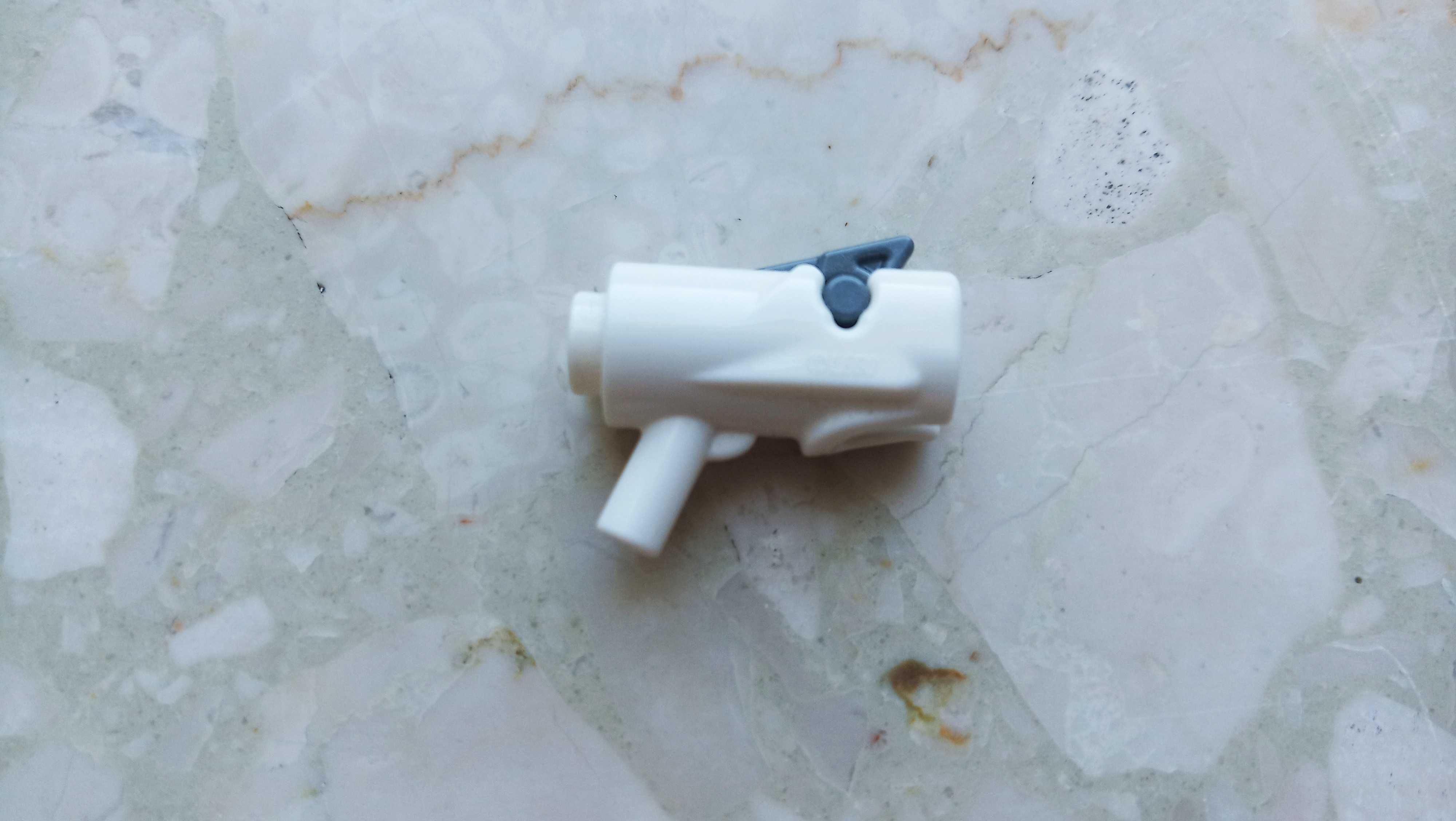Lego 15391c01 blaster broń z wyrzutnią biała