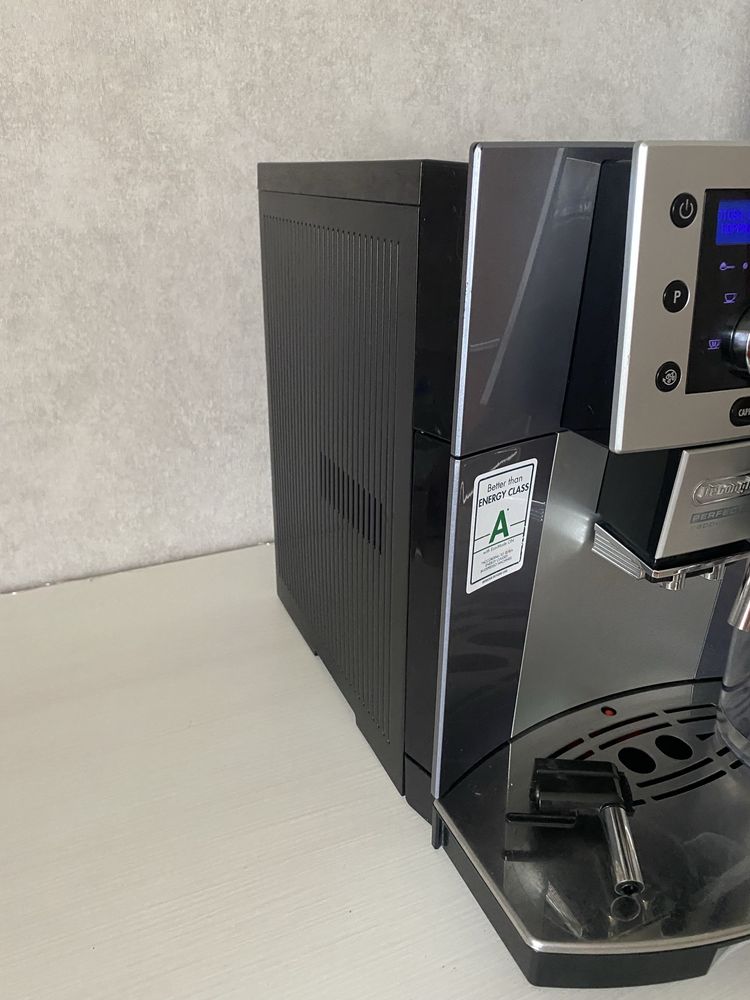 Кавомашина Delonghi Perfecta Cappuccino ESAM5500 є Вибір