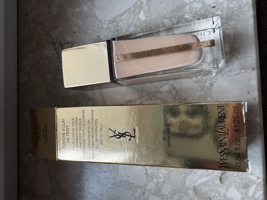 Yves Saint Laurent podklad do twarzy BD 25