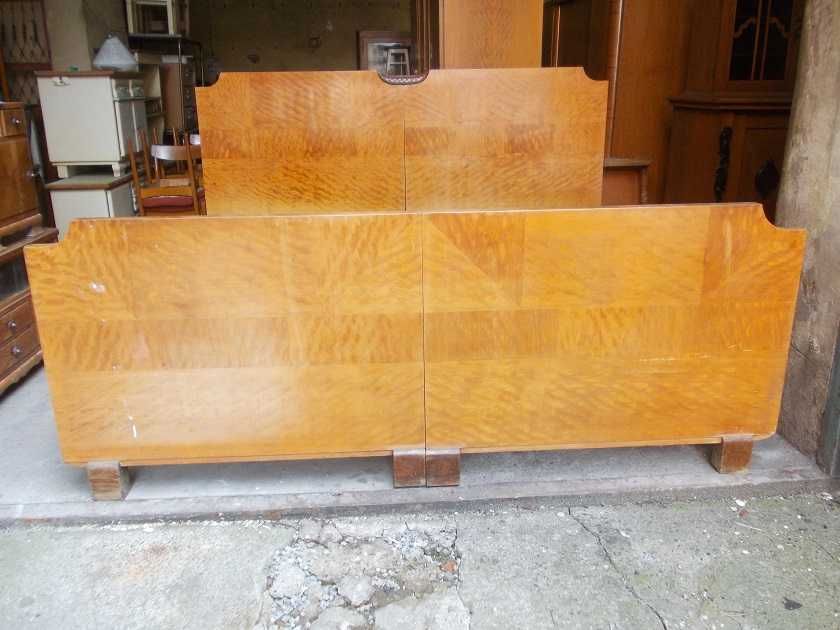 Przedwojenne podwójne łóżko małżeńskie