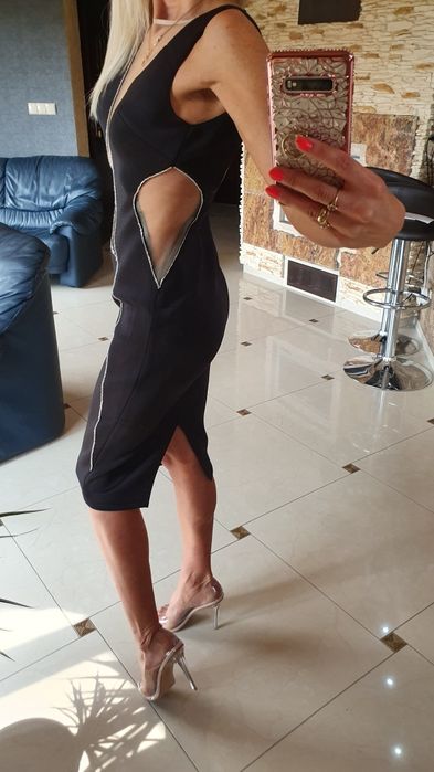 Asos śliczna sukienka midi zdobiona kamienie wycięcia  XS S