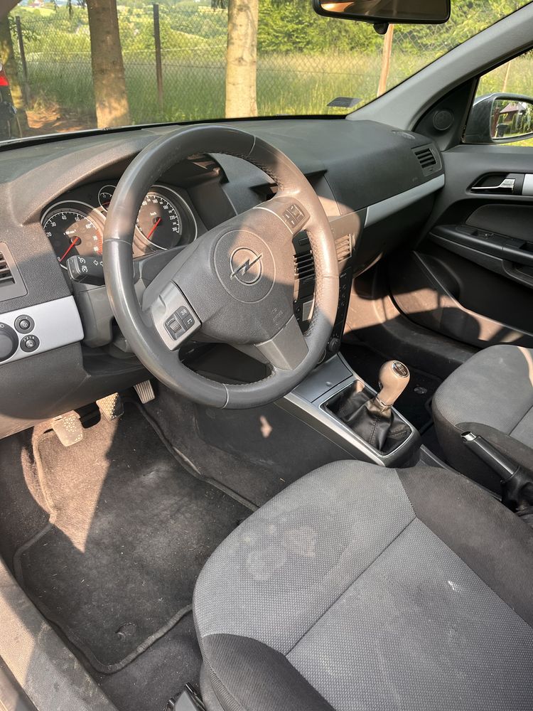 Opel astra H 2005