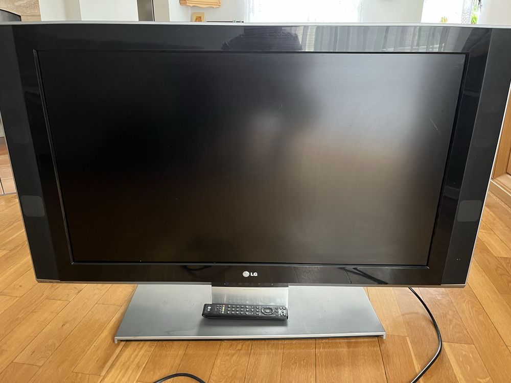 Telewizor LG 42” z pilotem