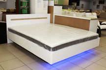 Белая глянцевая кровать двуспальная с подсветкой 160 Бьянко Ліжко