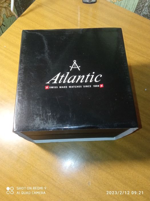 Швейцарський годинник Atlantic