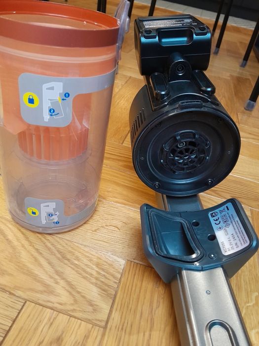 Пилосос бездродовий Philips 7000 Series Aqua XC7055/01