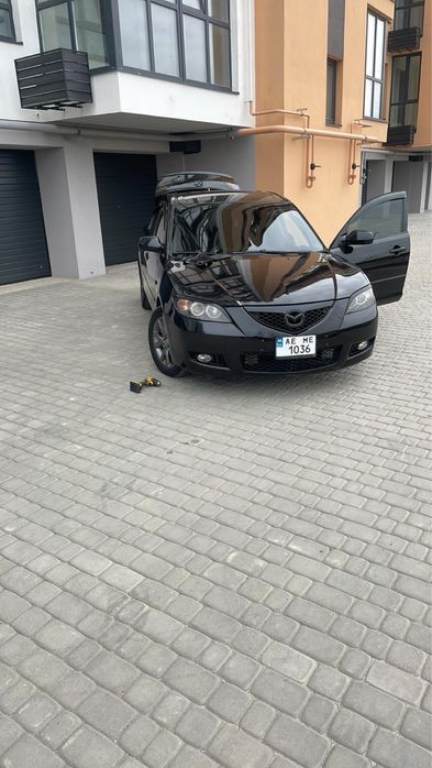 Продам свою машину Мазда 3