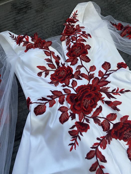 Продам весільну сукню