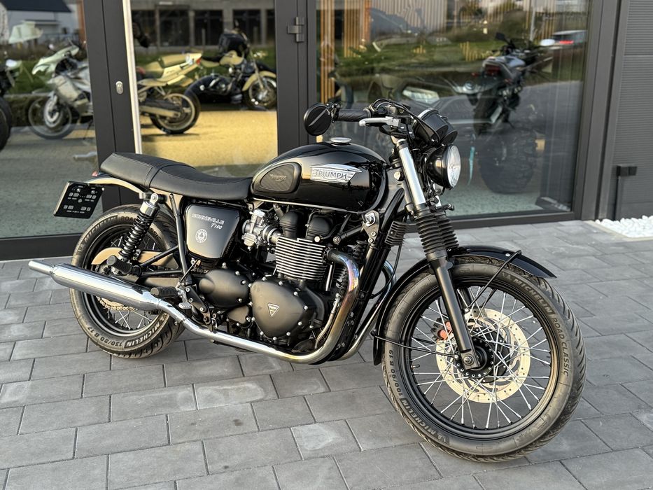 Triumph Bonneville T100 z 2015r Niemcy piekny ksiazki serw