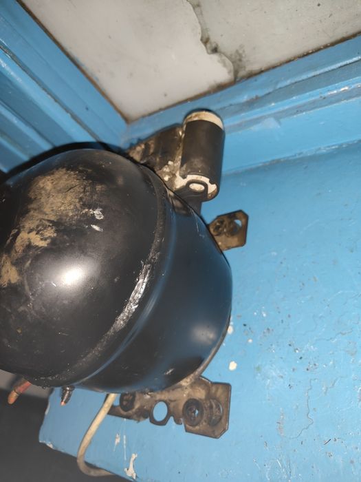 Мотор до холодильника Атлант рабочий