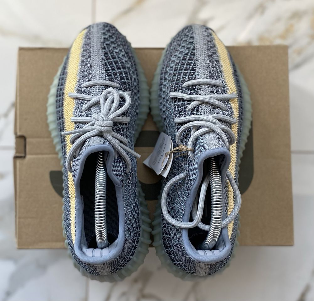 Yeezy 350 Ash Blue us7 original adidas yezzy изи женские